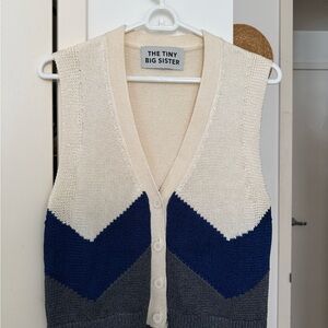 The Tiny Big Sister Cream Knit Colorblock Vest with Navy & Gray